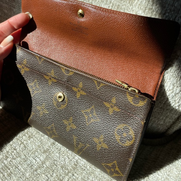 Louis Vuitton Monogram Bifold with Snap Wallet - Picture 4 of 16